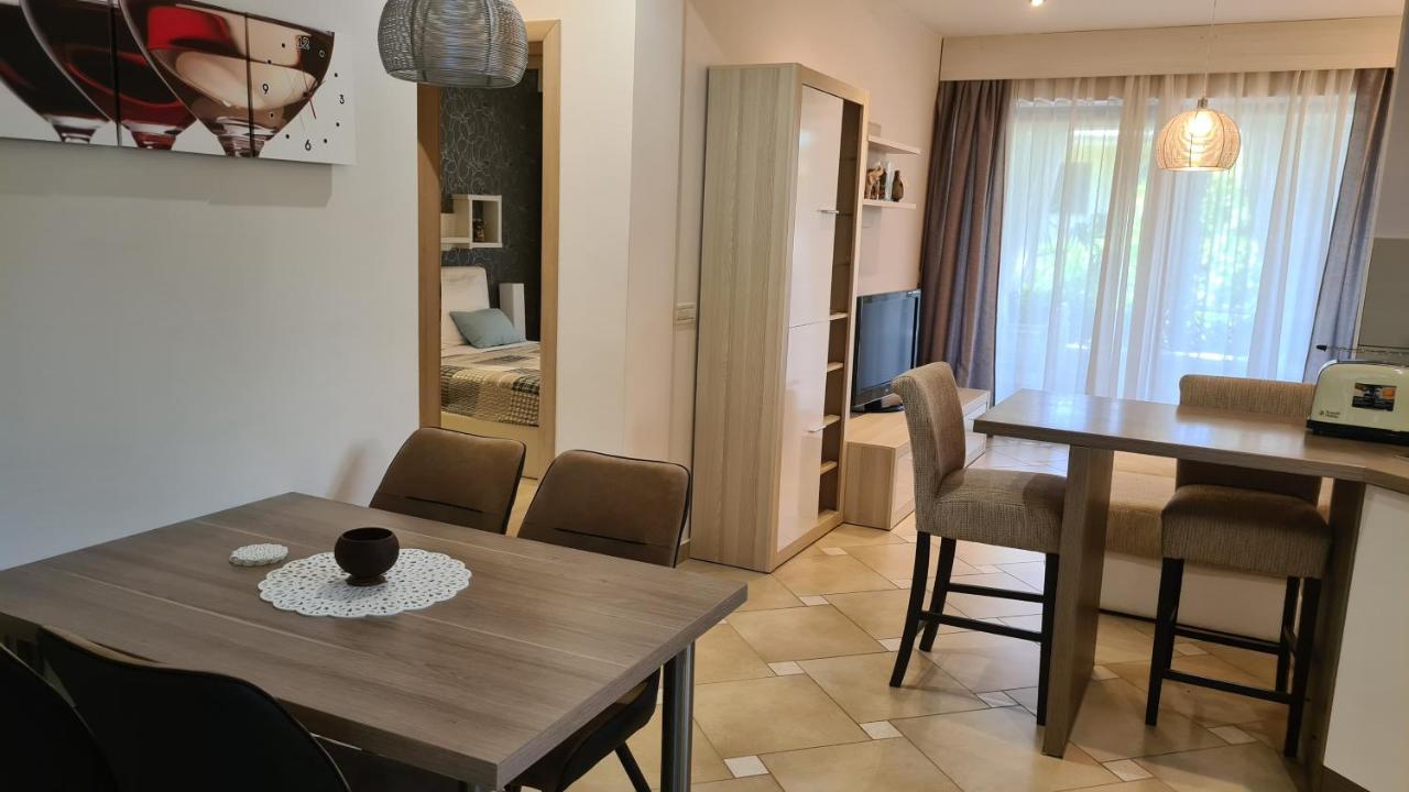 Villa Amalia Apartments Малинська Екстер'єр фото