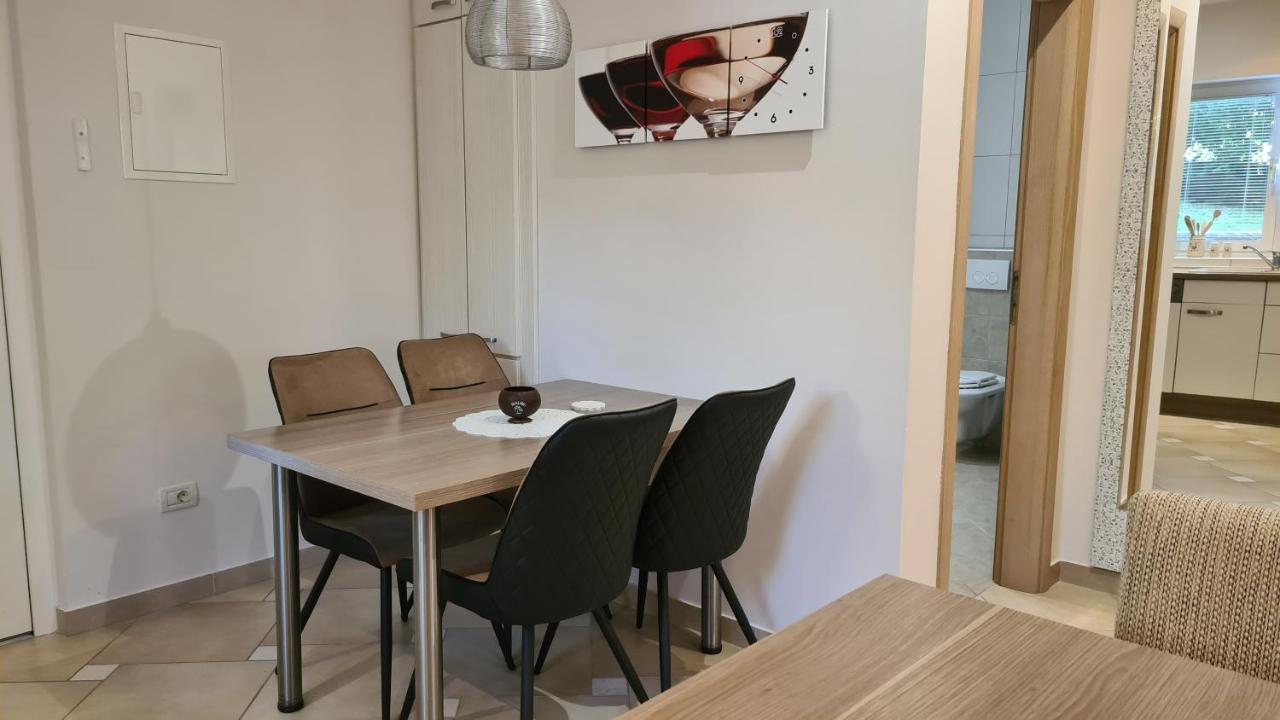 Villa Amalia Apartments Малинська Екстер'єр фото