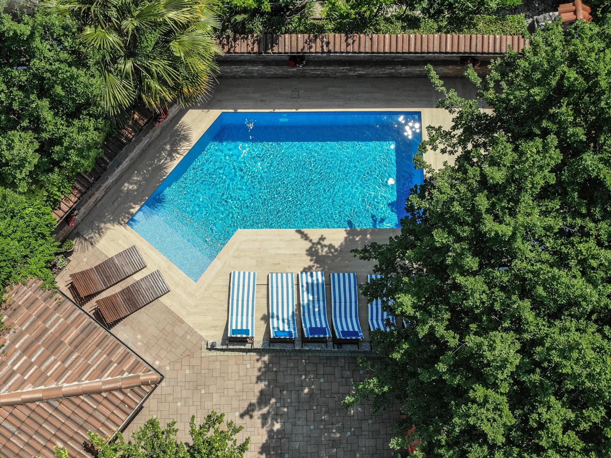Villa Amalia Apartments Малинська Екстер'єр фото